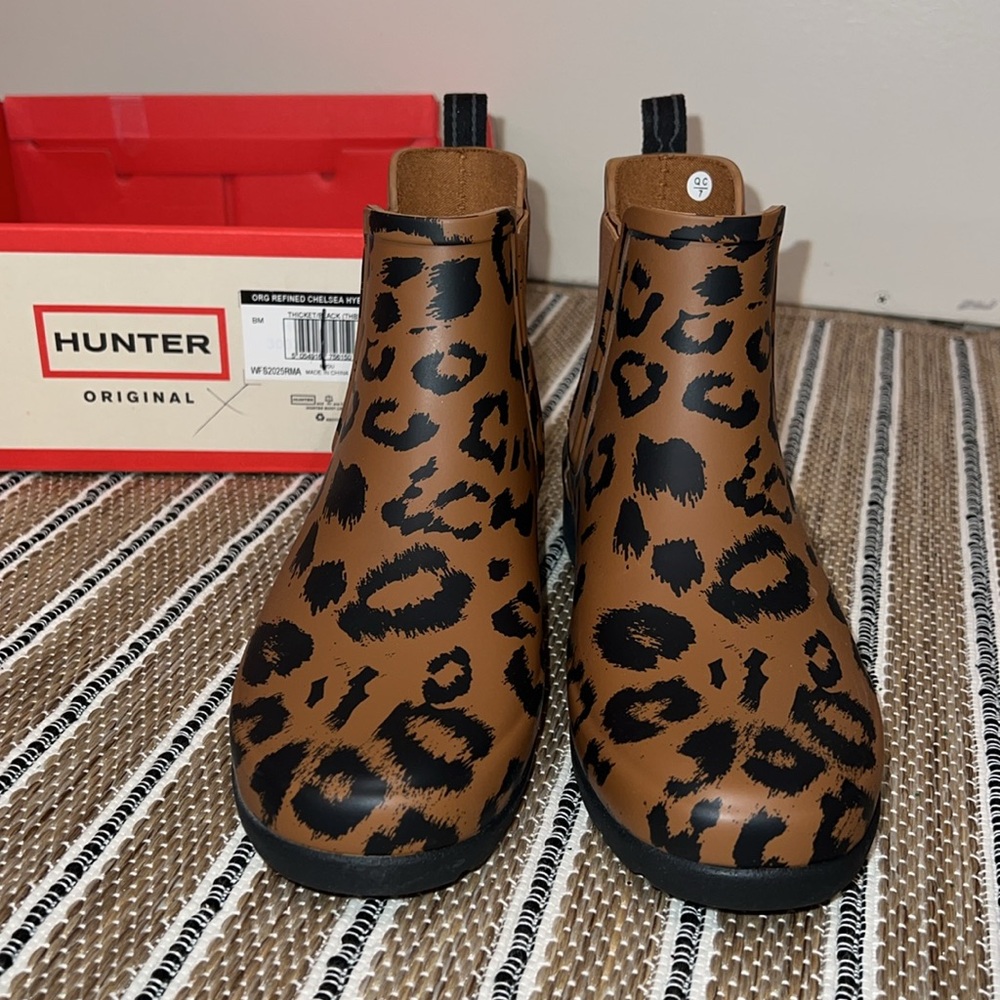 Hunter Refined Chelsea Boots View 2